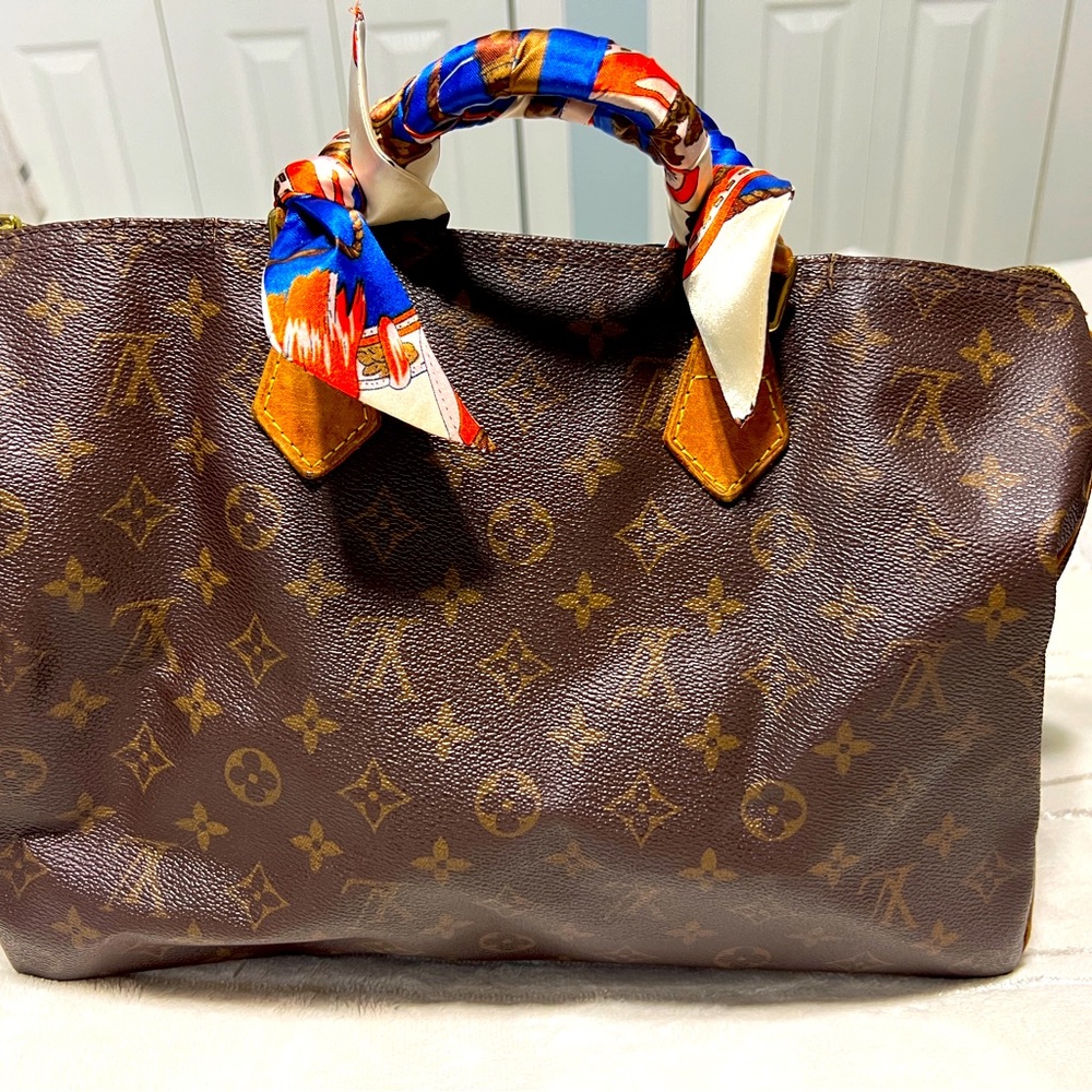 SOLD!!!!! Authentic Louis Vuitton Speedy 35